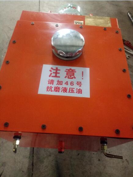 用架柱式液壓回轉鉆機，請用46號抗磨液壓油