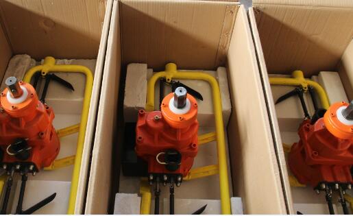 【內(nèi)蒙古烏海】先要了一臺(tái)手持鉆機(jī)。又要了3臺(tái)...