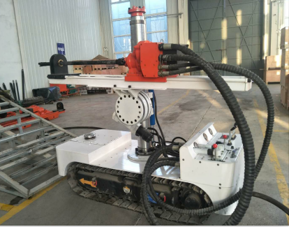 無極調(diào)速的履帶式探水鉆機(jī) 全氣動運行