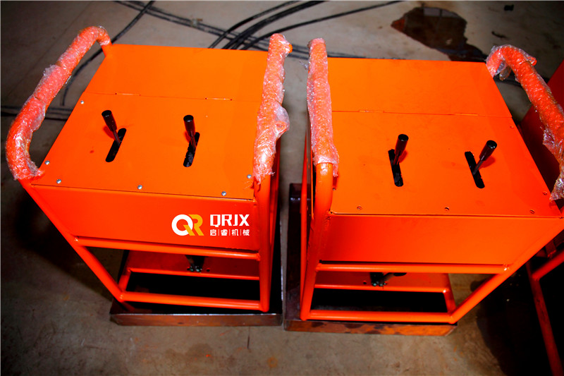 啟睿探水鉆機(jī)操作臺實拍圖